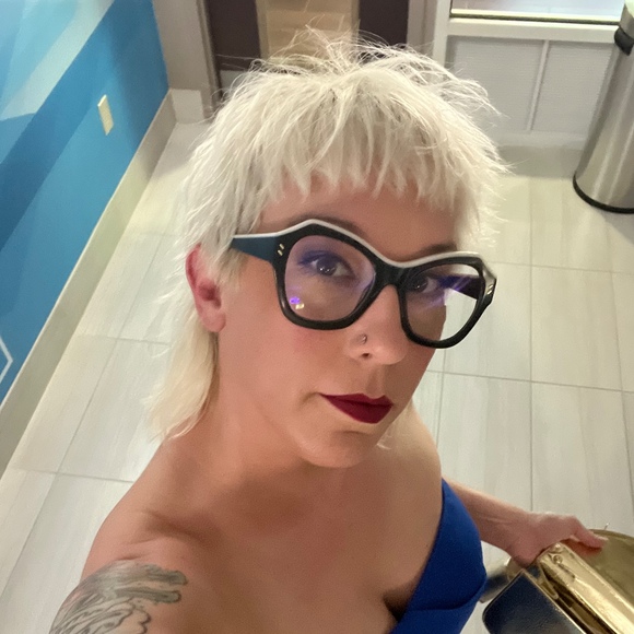 Meet your Posher, Hannah - Picture 1 of 1